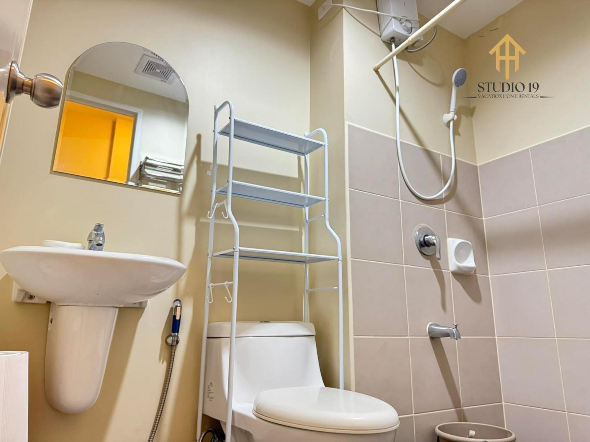 Modern Designed Studio Condo Near Ayala Centrio Cagayan de Oro Exterior photo